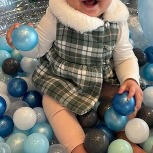 Max Studio baby coordinating outfit 6-9m